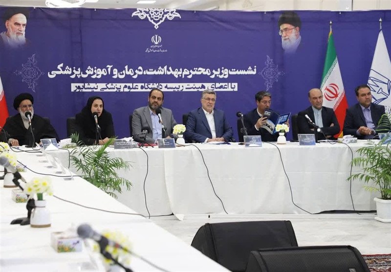 وعده وزیر بهداشت برای پرداخت معوقات کادر درمان