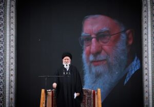 آیت‌الله علم‌الهدی: آمریکا در جنگ با ایران سقوط کرد‌؛او هیچ ابهت ندارد