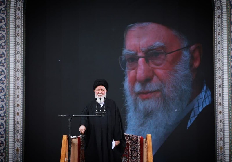 آیت‌الله علم‌الهدی: آمریکا در جنگ با ایران سقوط کرد‌؛او هیچ ابهت ندارد