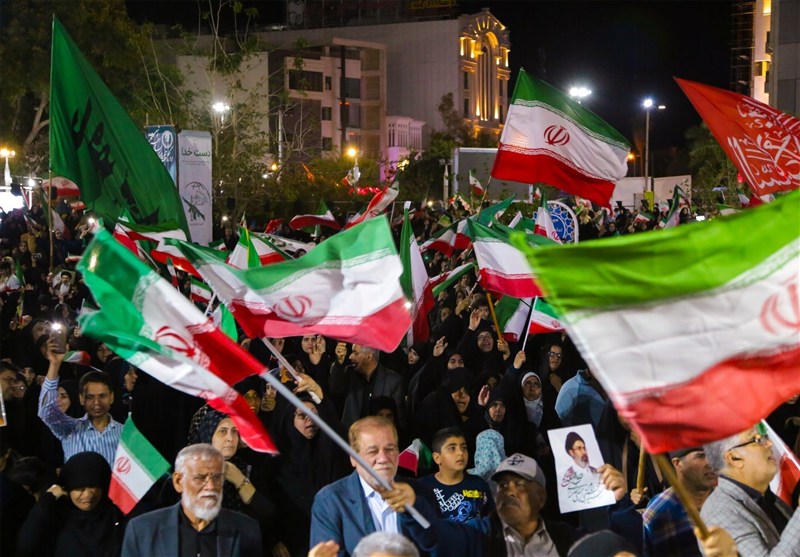 اجتماع شبانه بیست و پنجمین شب بوشهری‌ها در میدان امام