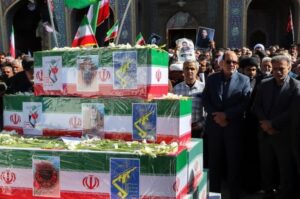 بدرقه اشک و حماسه؛ شیراز میزبان تشییع شهدای حمله دشمن + تصاویر