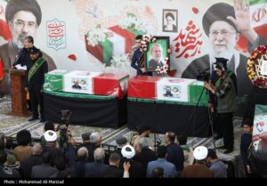 بدرقه تا بهشت؛ وداع باشکوه مردم قم با شهید لاریجانی+تصاویر