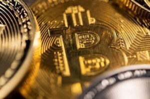 بیت‌کوین به کف قیمت جدید رسید