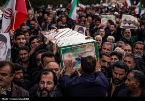 تشییع 3 شهید منطقه اردهال کاشان در حمله دشمن به مناطق مسکونی+تصاویر