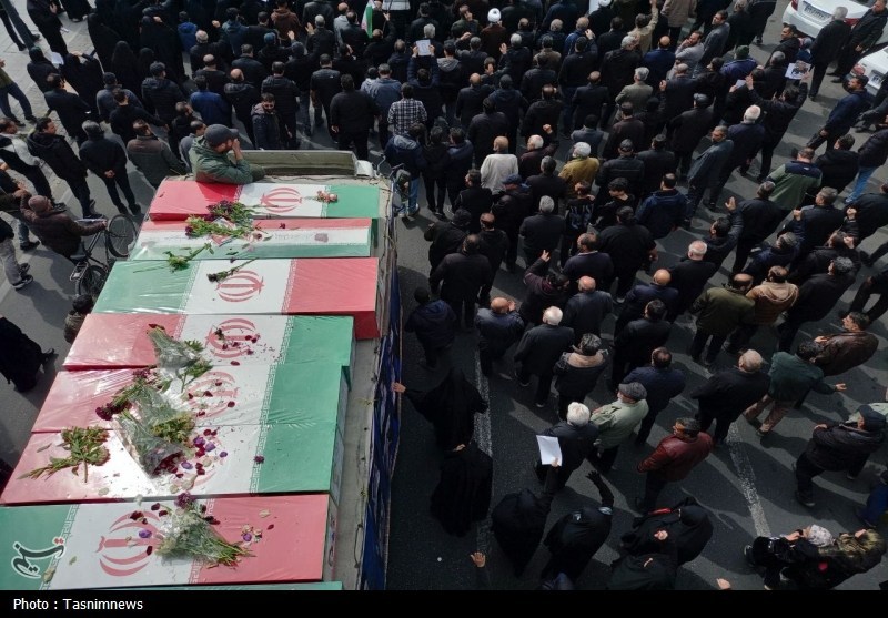 تشییع پیکر مطهر شهدای مدافع وطن در بندرعباس همزمان باراهپیمایی روز قدس