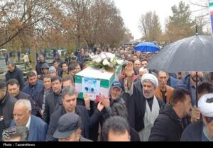 تشییع پیکر مطهر شهیده 12 ساله «نازنین زینب ملائی» در میاندوآب+تصاویر