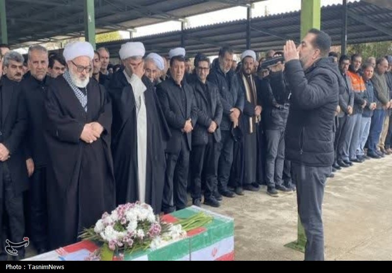 تشییع پیکر مطهر شهیده 12 ساله «نازنین زینب ملائی» در میاندوآب+تصاویر