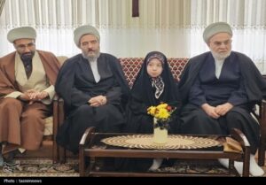 دیدار و تجلیل از خانواده شهید جنگ رمضان در بیجار+تصاویر