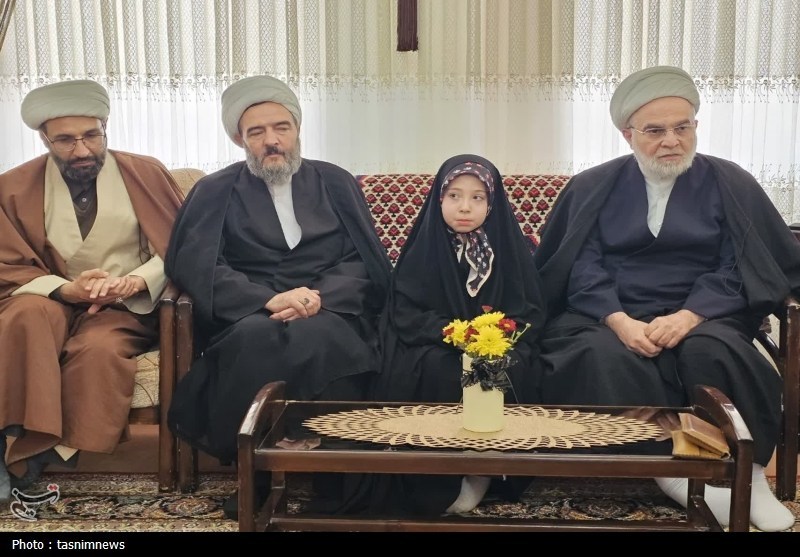 دیدار و تجلیل از خانواده شهید جنگ رمضان در بیجار+تصاویر