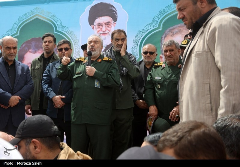 سردار فدوی: شهید سلیمانی وسط میدان جنگ با شیطان بزرگ به شهادت رسید