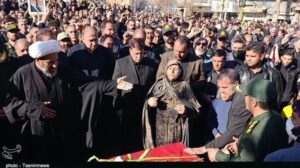 سوگ یک استان با تشییع شهدا/ وقتی شهادت به حنجره می‌رسد+ تصاویر