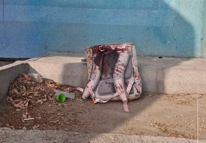 شاعر افغانستانی مقیم مشهد برای کودکان میناب شعر سرود