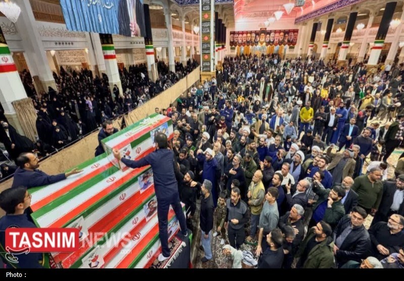 مراسم وداع با شهدای پردیسان در حرم بانوی کرامت برگزار شد