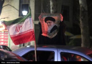 مردم خود را منتقم رهبر می‌دانند و خواستار پاسخ قاطع هستند