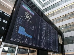 آسیب به فولاد و پتروشیمی/ چرا بورس همچنان تعطیل مانده است؟