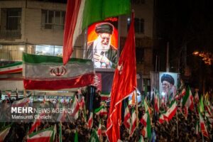 آوای دستانی که خاموش گریستند؛ ناشنوایان گرمسار در سوگ رهبر شهید