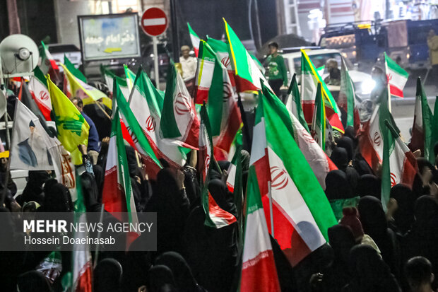 اجتماع مردم بندرعباس در سوگ رهبر شهید و حمایت از نظام اسلامی