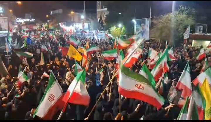 اجتماع پرشور پلدختری‌ها به وقت شب پنجاه و پنجم