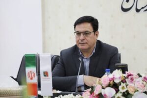 ارائه تجهیزات ایمنی به عابران پیاده و رانندگان وانت‌بار در لرستان