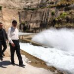 بازدید میدانی استاندار کرمانشاه از سد سرریز شده تنگ حمام