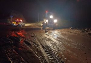 بازگشایی محور کلاله به گنبد پس از سیلاب