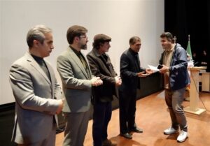 تجلیل از مدیر خبرگزاری تسنیم زنجان در اختتامیه هفته هنر انقلاب