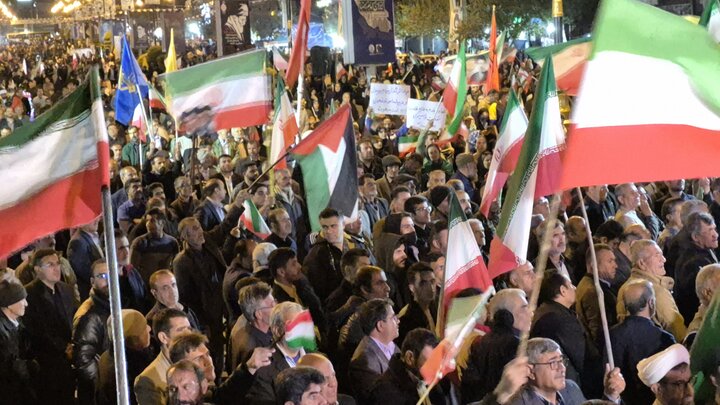 تجمع باشکوه یاسوجی ها به شب پنجاه و سوم رسید