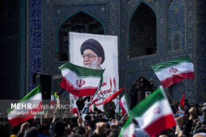 تجمع دختران جانفدا در میدان نقش جهان اصفهان