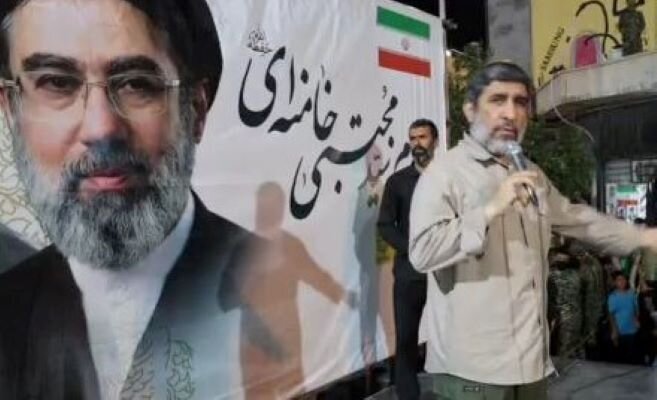 تجمع شبانه مردم خورموج با حضور حاج مهدی سلحشور