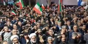 تداوم اجتماع شبانه مردم میاندوآب در خیابان