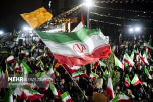 تداوم تجمع مردمی در دیار وارثان پانزده خرداد