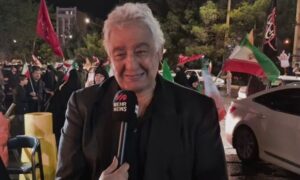 حضور محمدرضا طالقانی در جمع تجمع شبانه مردم قم