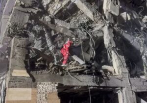 حمله هوایی دشمن صهیونیستی به منازل مسکونی شرکت آبفا اهواز