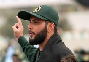 روایت‌ ماندگار از مهر پدری رهبر شهید بر قلوب شاعران/گفت‌وگو با شاعر