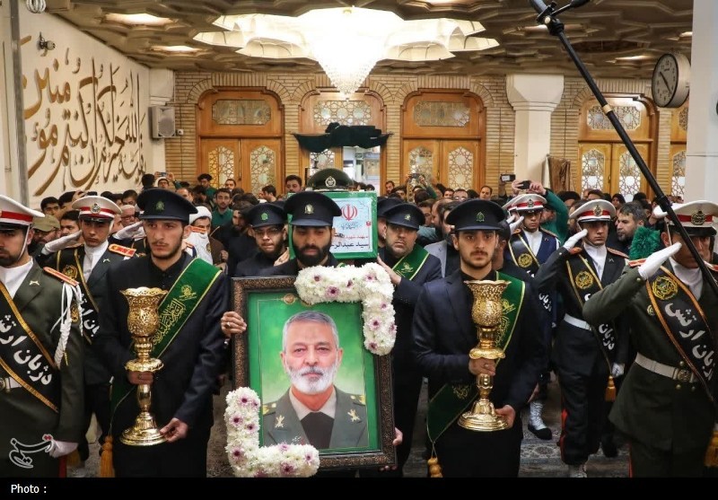 شبی ماندگار در قم؛ وداع باشکوه با سپهبد شهید موسوی در حرم+ عکس مراسم تشییع , اخبار قم , حضرت معصومه (س) ,