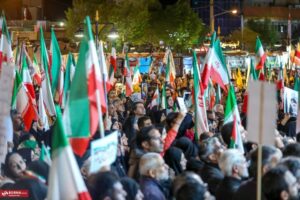 شکوه حضور مردم خمین در پنجاه و هفتمین شب حماسه