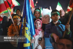 طنین فریاد «فدائیان حیدریم مطیع امر رهبریم»در اجتماع حماسی مردم زنجان