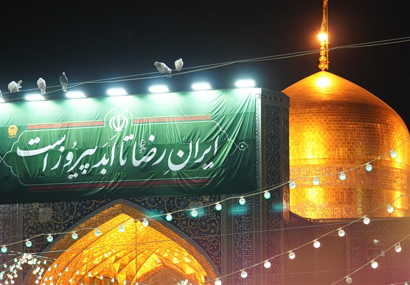 عطر یاس و نذر دل‌ها؛ حرم رضوی غرق در شادی میلاد خورشید هشتم