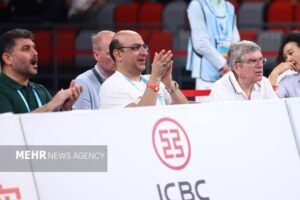 مهمان ویژه بازی تیم ملی بسکتبال ایران در چین + عکس