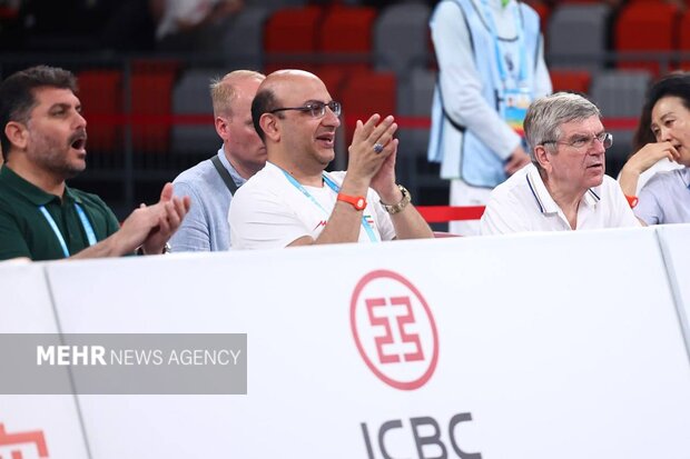 مهمان ویژه بازی تیم ملی بسکتبال ایران در چین + عکس