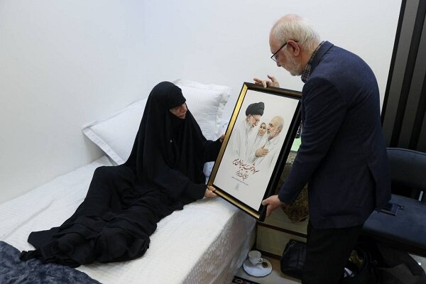 نویسندگان، مهمان خانواده شهیدان میر شدند