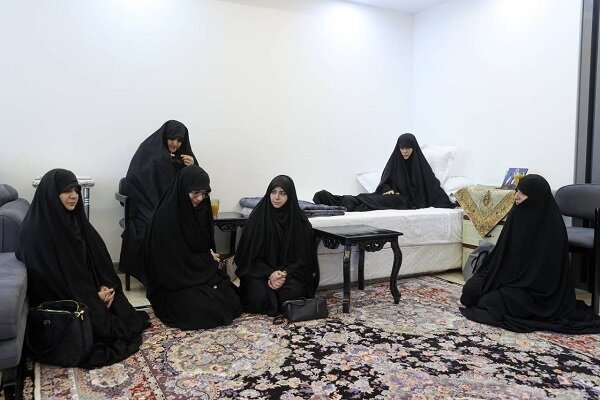 نویسندگان، مهمان خانواده شهیدان میر شدند