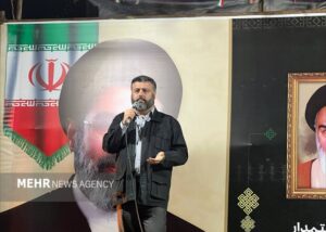 نیازمند: مردم با «مرگ بر آمریکا» محکم به دهان دشمن می‌زنند