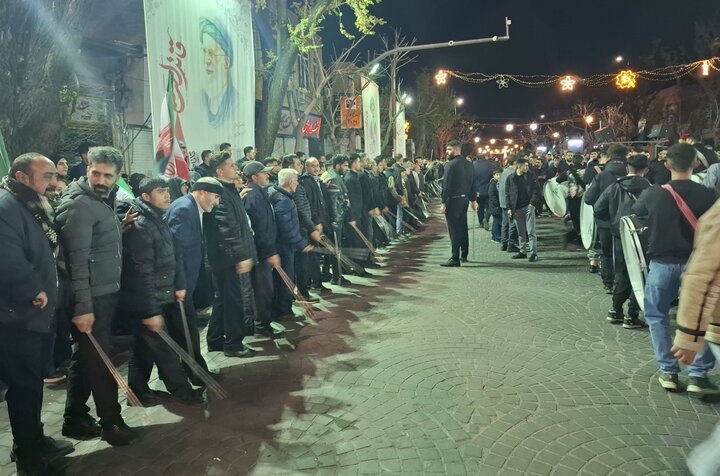 هیئت‌های حسینی تبریز همچنان پای کار انقلاب