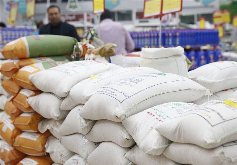 واردات 620 هزار تن کالای اساسی از مناطق آزاد به کشور