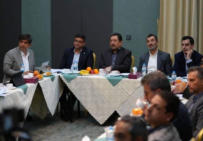 وزیر صنعت: ارز واردات مواد اولیه صنایع فولاد و پتروشیمی تامین خواهد شد