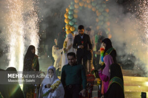 پیوند انقلابی در دسته همبستگی مردم شیراز