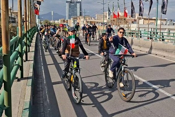 کاروان دوچرخه‌سواری «در رکاب ایران» دانش آموزان قزوینی