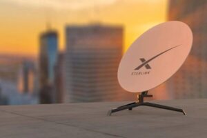 کشف استارلینک در پشت بام واحد تجاری محله فرشته تهران