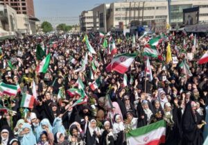 گلباران دخترانه حرم امام رضا(ع)/ تجمعی از جنس امید و آینده